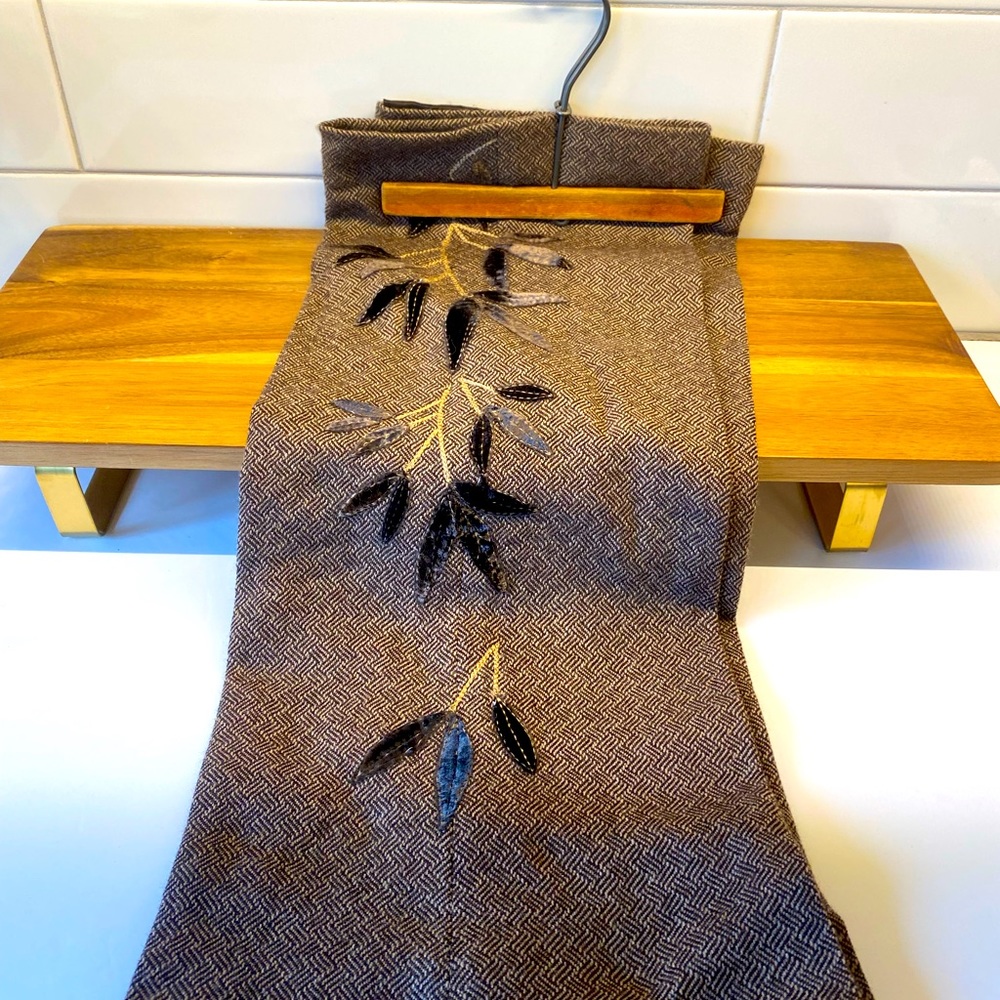 Dana Buchman lined herringbone embroidered pants.
